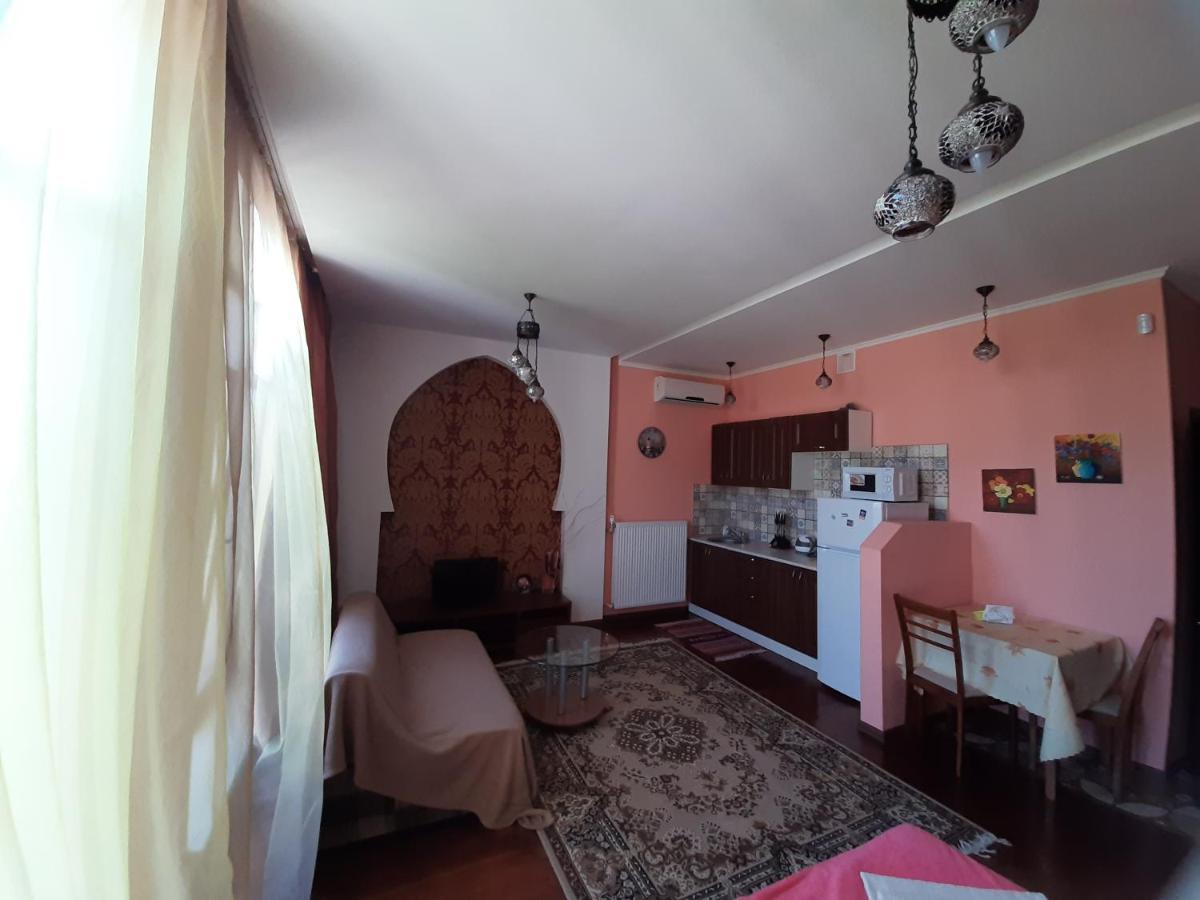 Guest House 切尔诺莫斯克 外观 照片