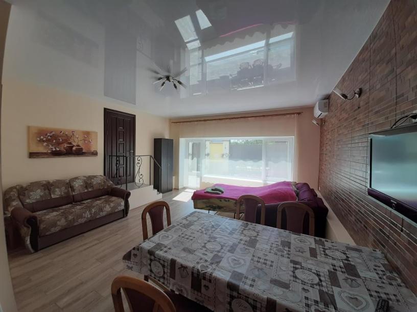 Guest House 切尔诺莫斯克 外观 照片